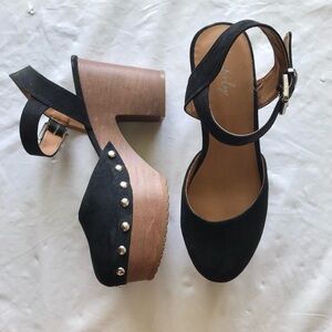 Wonderly Black and Brown Platform Sandals